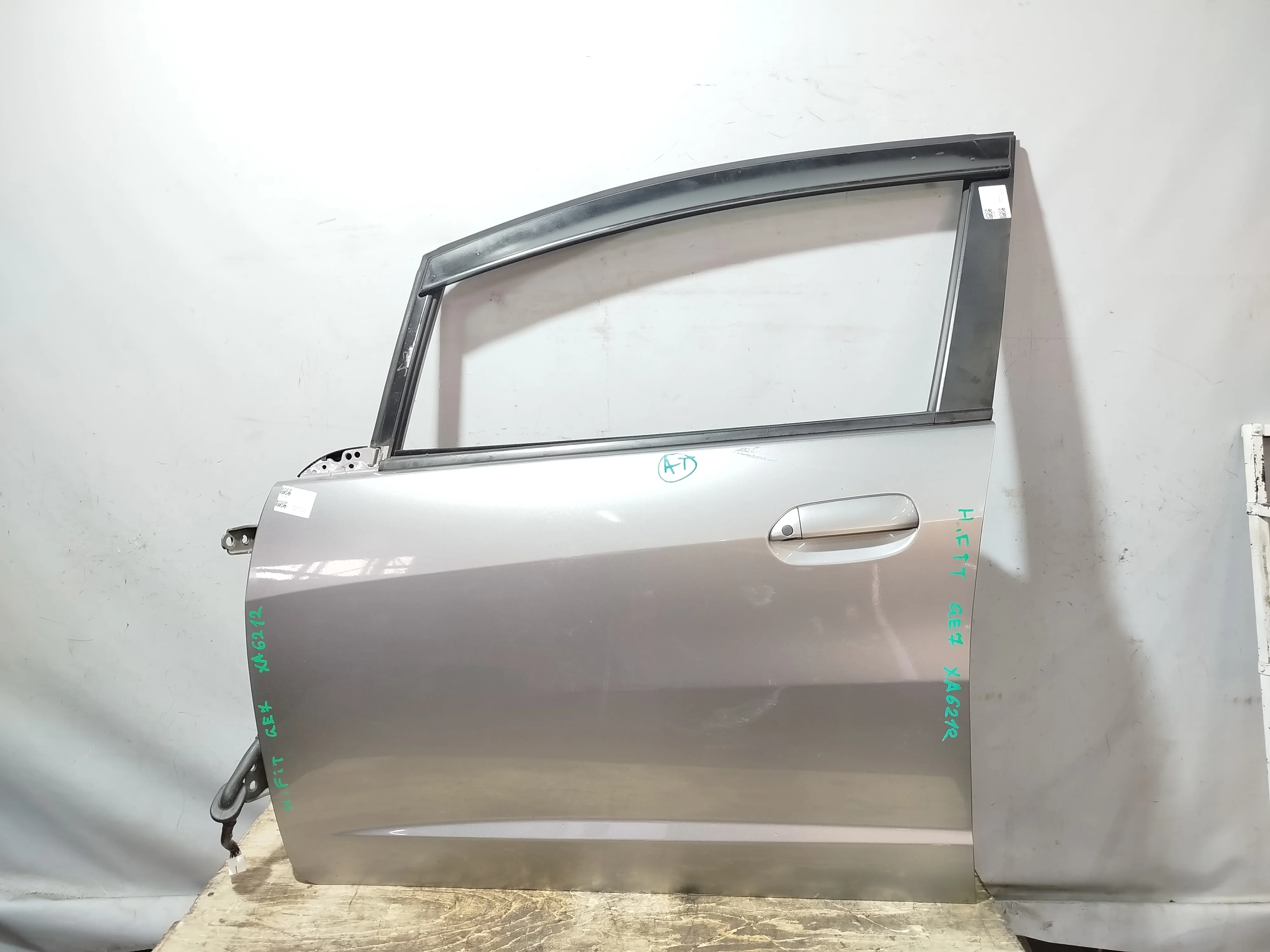 ДВЕРЬ HONDA 67050TF0000ZZ ПЕРЕД ЛЕВО серый, NH642M XA6212