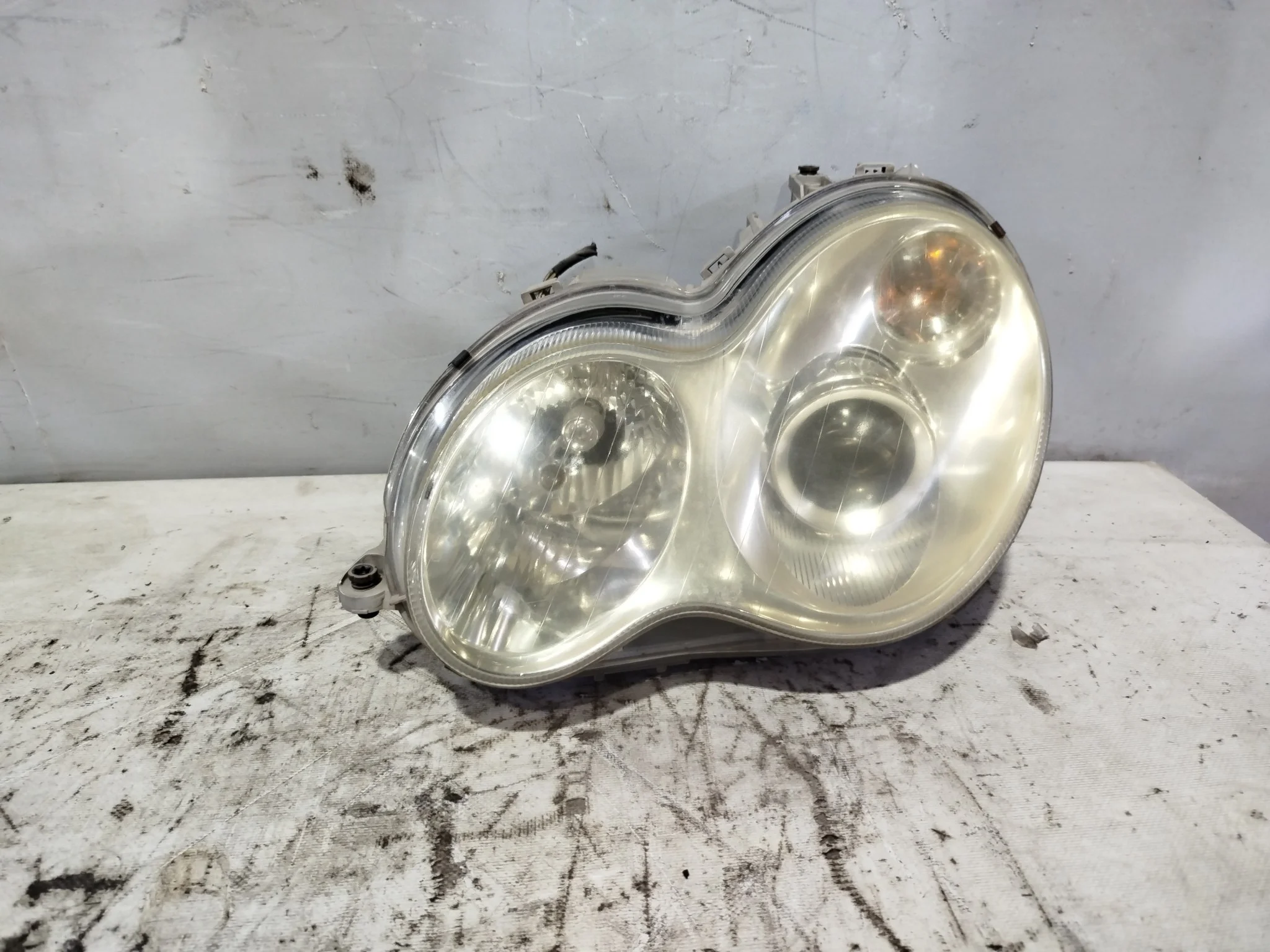 ФАРА MERCEDES-BENZ ЛЕВО A2038203961 DY267Z