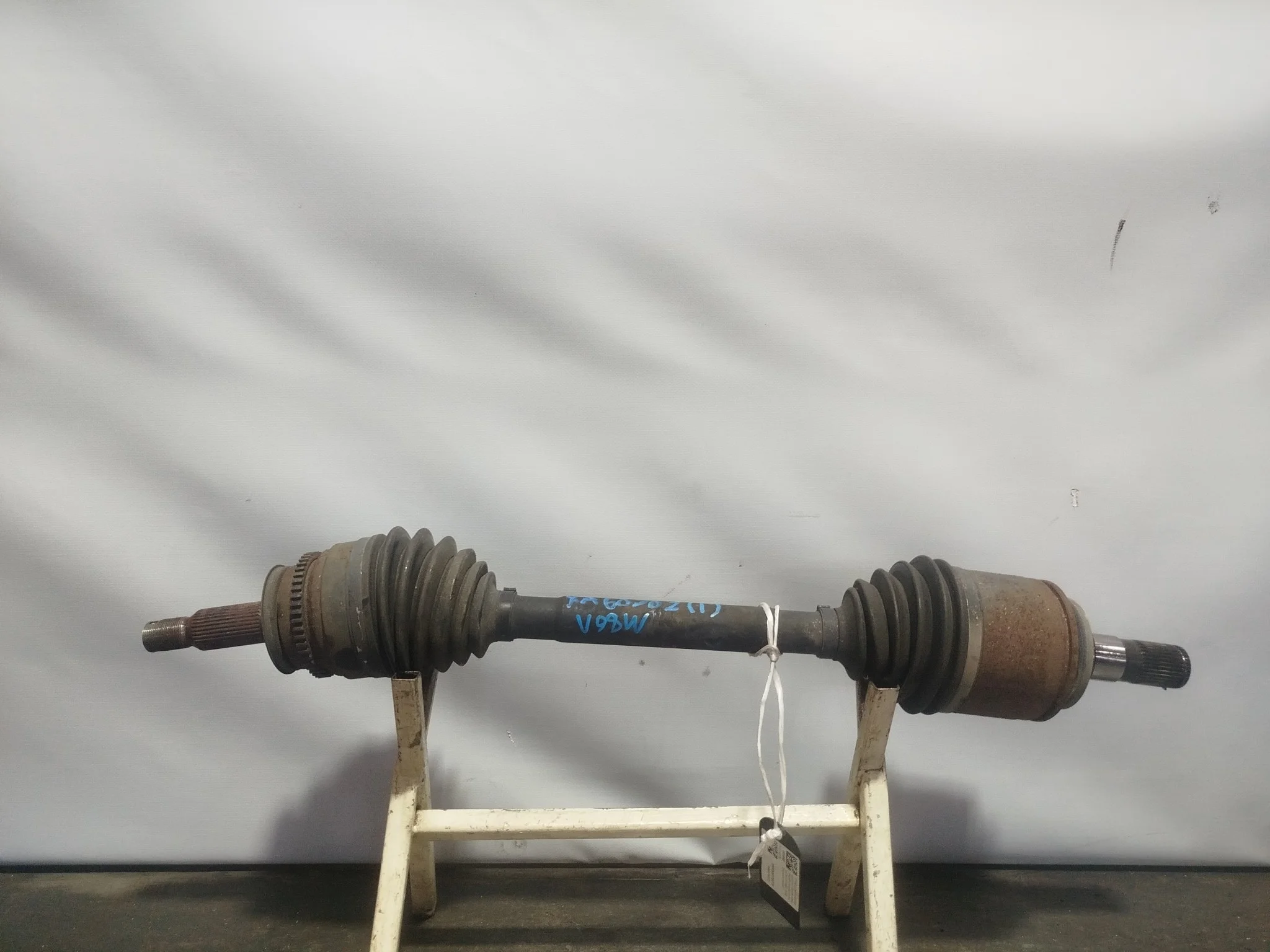 ПРИВОД MITSUBISHI ЗАДНИЙ ПРАВЫЙ 3715A097 XA6070Z(1)