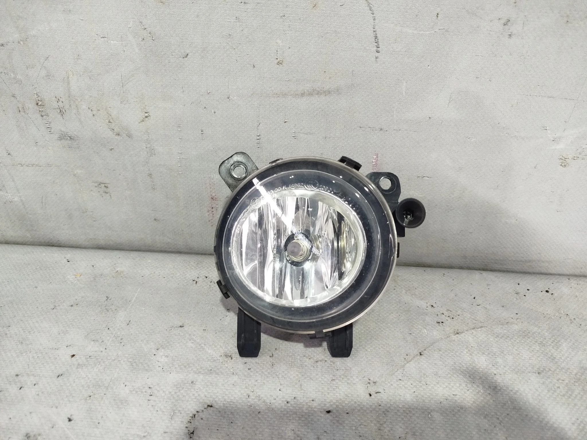 ТУМАНКА BMW ПРАВО 63177248912 DY326Z