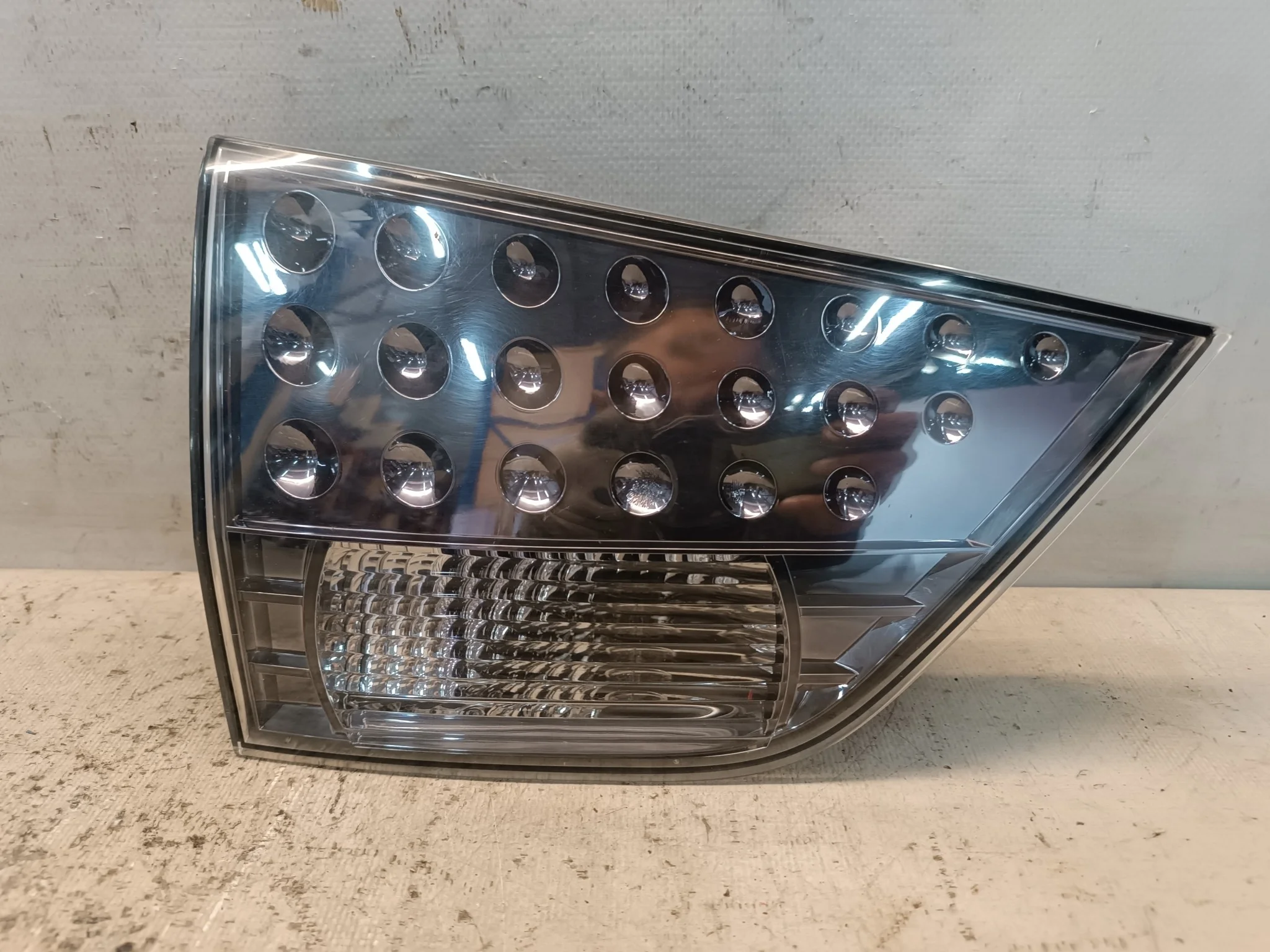 ФАЛЬШПАНЕЛЬ MITSUBISHI ЛЕВО 8331A005 XE300