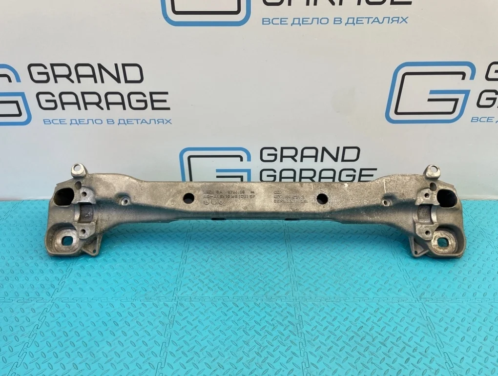 Кронштейн двигателя Audi A8 2005 4E0199205Q D3 BFM 4.2