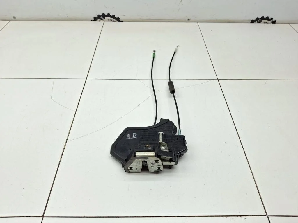 Замок двери задней правой Toyota Hilux 7 2012 AN10, AN20, AN30