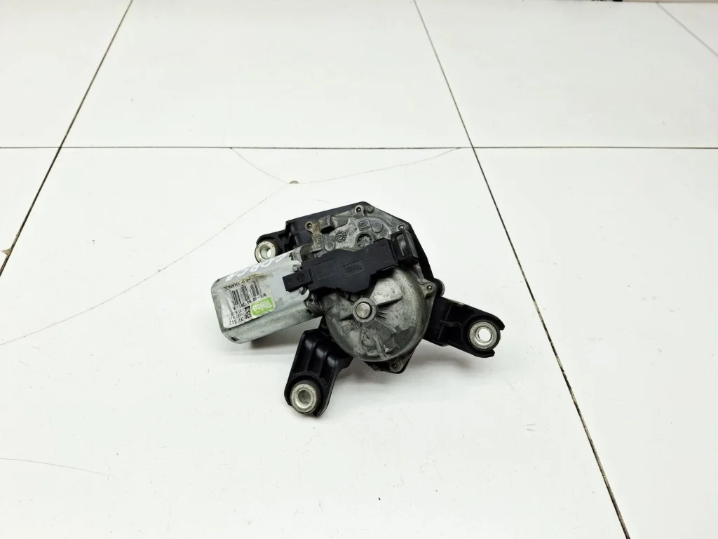 Моторчик дворника задний Opel Corsa D