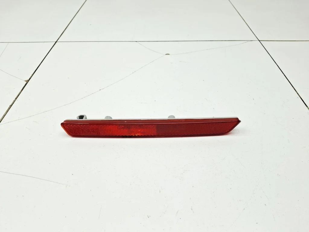 Отражатель в бампер задний правый Mazda 6 2009 GH