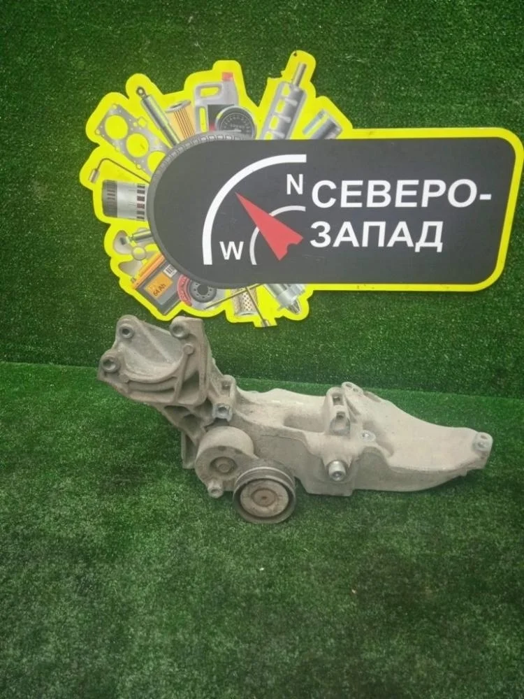 Кронштейн генератора Renault Kaptur 2017 8201033565 HHA F4R410