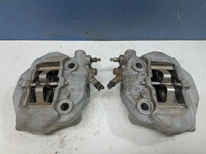 Суппорта тормозные Toyota Celsior 4773050160 UCF30 4.3 3UZ-FE, задняя