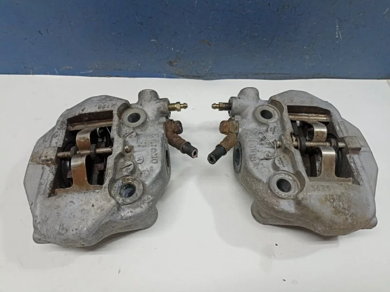 Суппорта тормозные Toyota Celsior 4773050160 UCF30 4.3 3UZ-FE, задняя