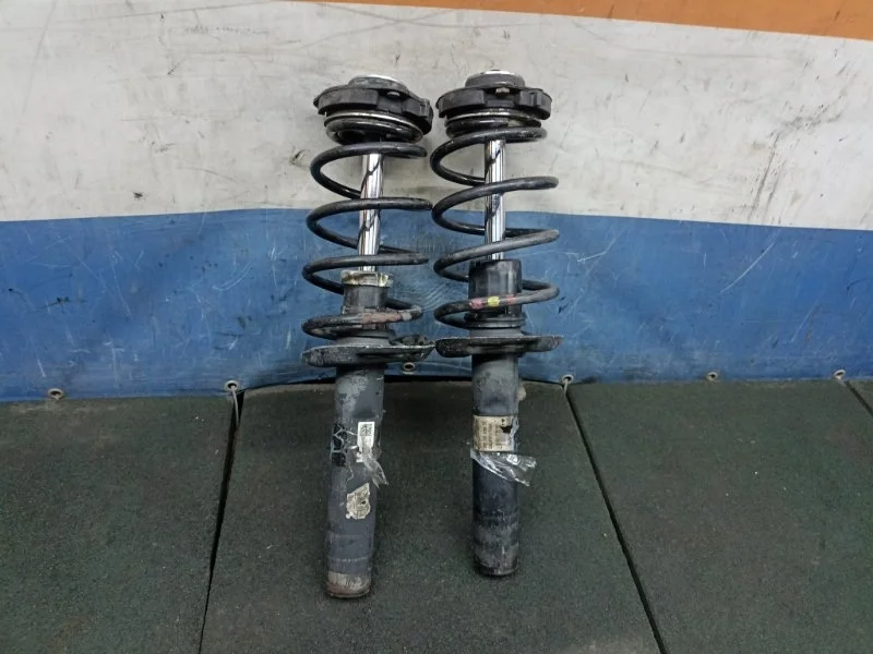 Амортизатор Volkswagen Scirocco 2015 1T0413031HP MK3, передний