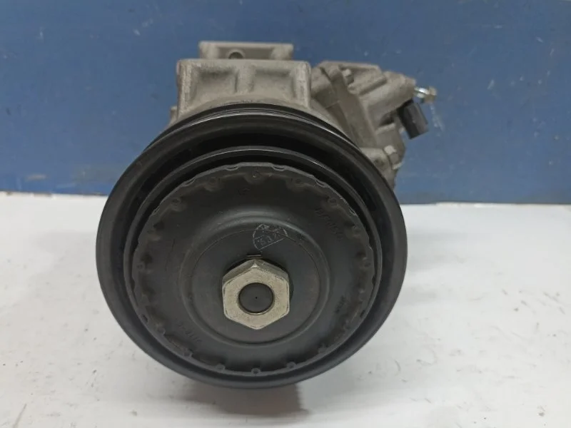 Компрессор кондиционера Toyota Camry 2015 883100R014 ASV50 2.5 2AR-FE