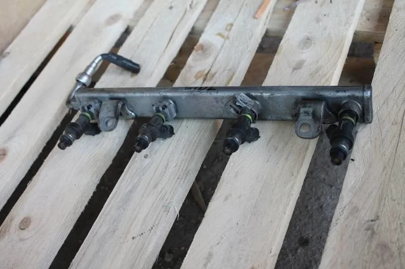 Б.у. топливная рампа NISSAN QASHQAI+2 JJ10 NISSAN QASHQAI+2 JJ10