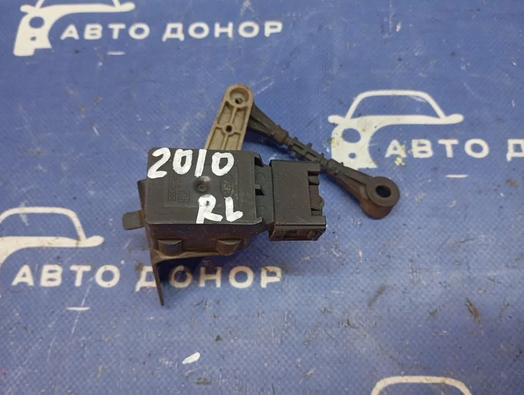 датчик положения кузова LAND ROVER FREELANDER L359 B6324S R LR001706