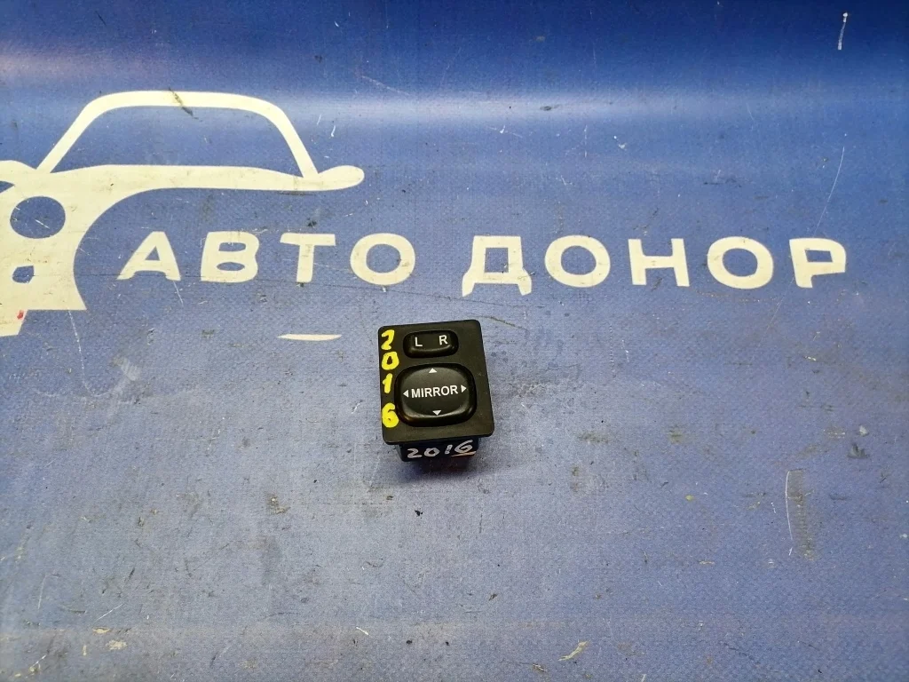 блок управления зеркалами TOYOTA IST NCP65 1NZFE