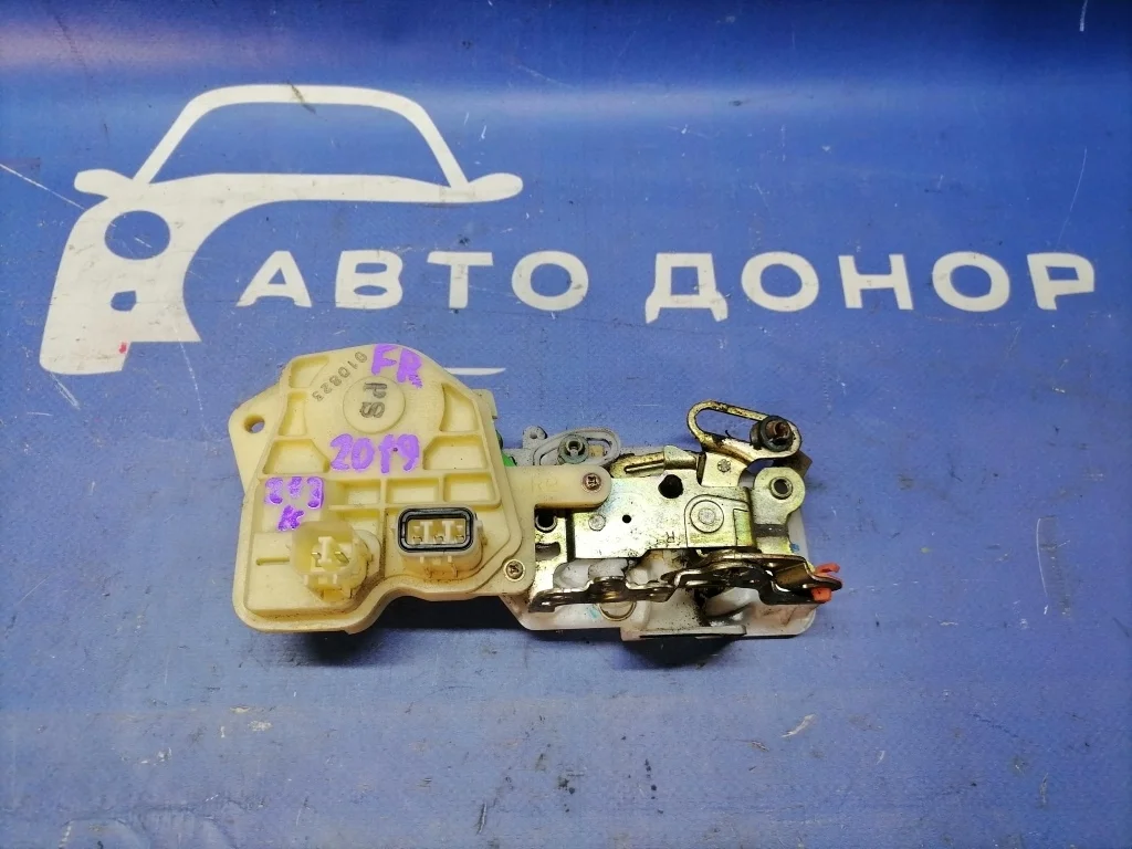 замок двери HONDA STREAM RN1 D17A