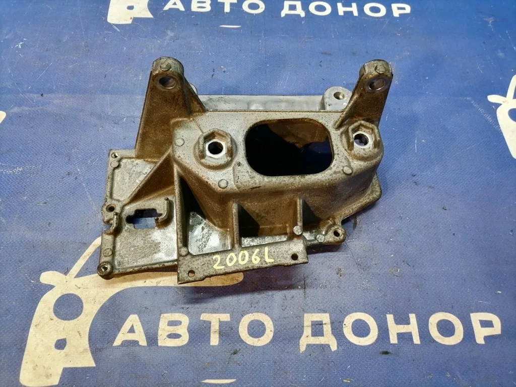 кронштейн опоры двигателя NISSAN TIIDA SC11 HR15DE