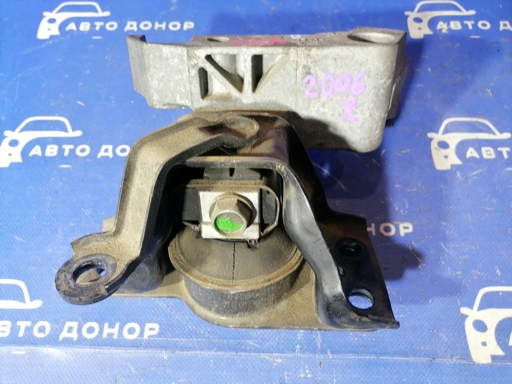подушка двигателя NISSAN TIIDA SC11 HR15DE