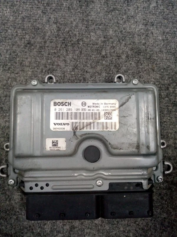 Блок управления двигателем Volvo S80 30743338 B5254T2