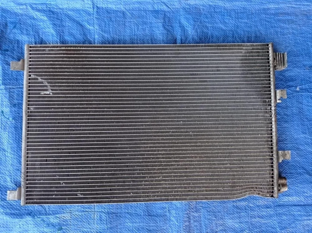 Б.у. радиатор кондиционера NISSAN QASHQAI+2 JJ10 NISSAN QASHQAI+2 JJ10