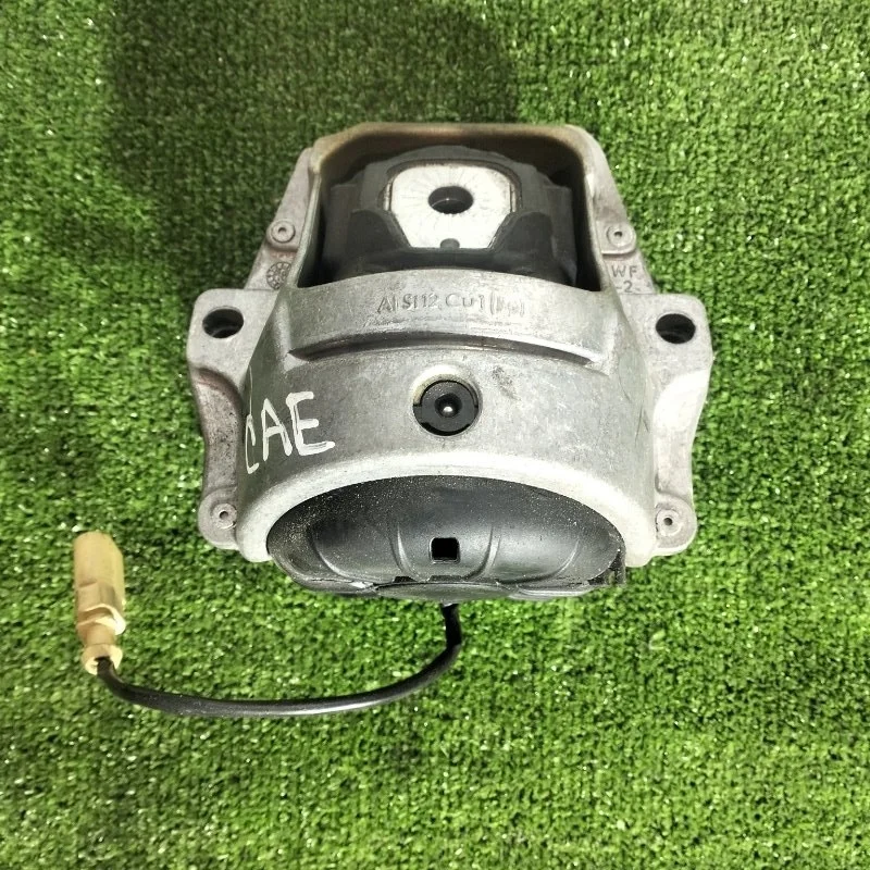 Подушка двигателя Audi A6 8R0199381 CAE