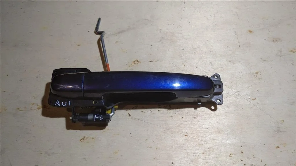 Б.у. ручка двери TOYOTA AURIS ZRE150 TOYOTA AURIS ZRE150