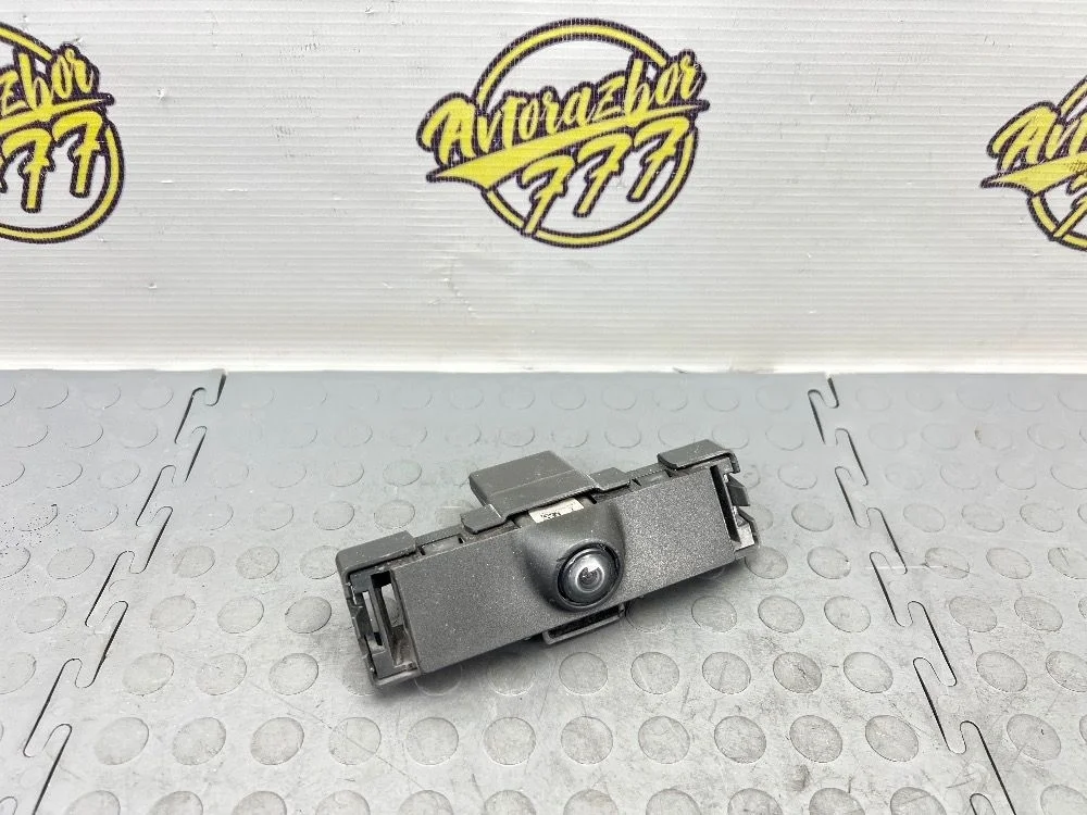 Камера переднего вида Volkswagen Touareg II рестайлинг (2014—2018)