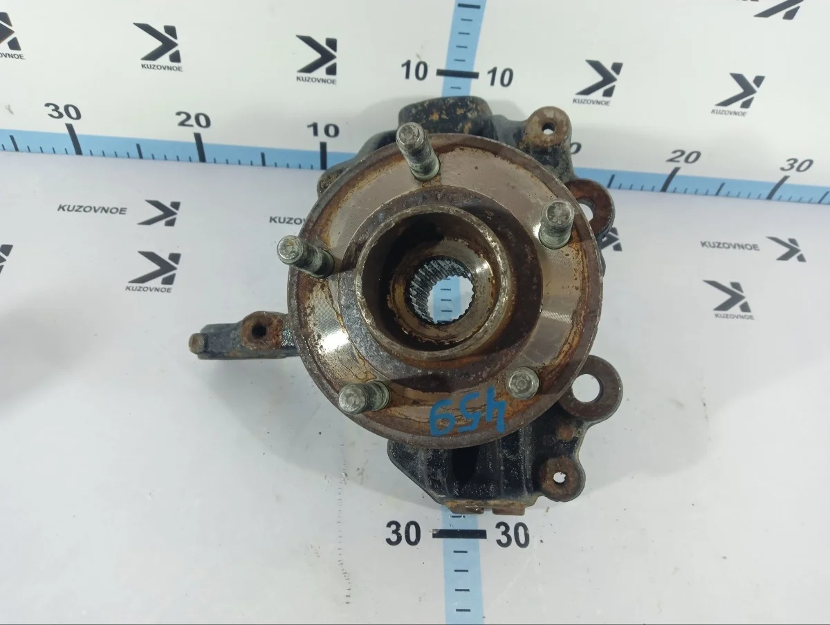 Кулак поворотный Ford Focus 2015 CB8