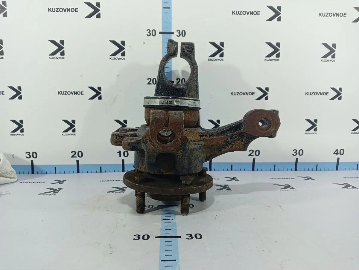 Кулак поворотный Ford Focus 2015 CB8