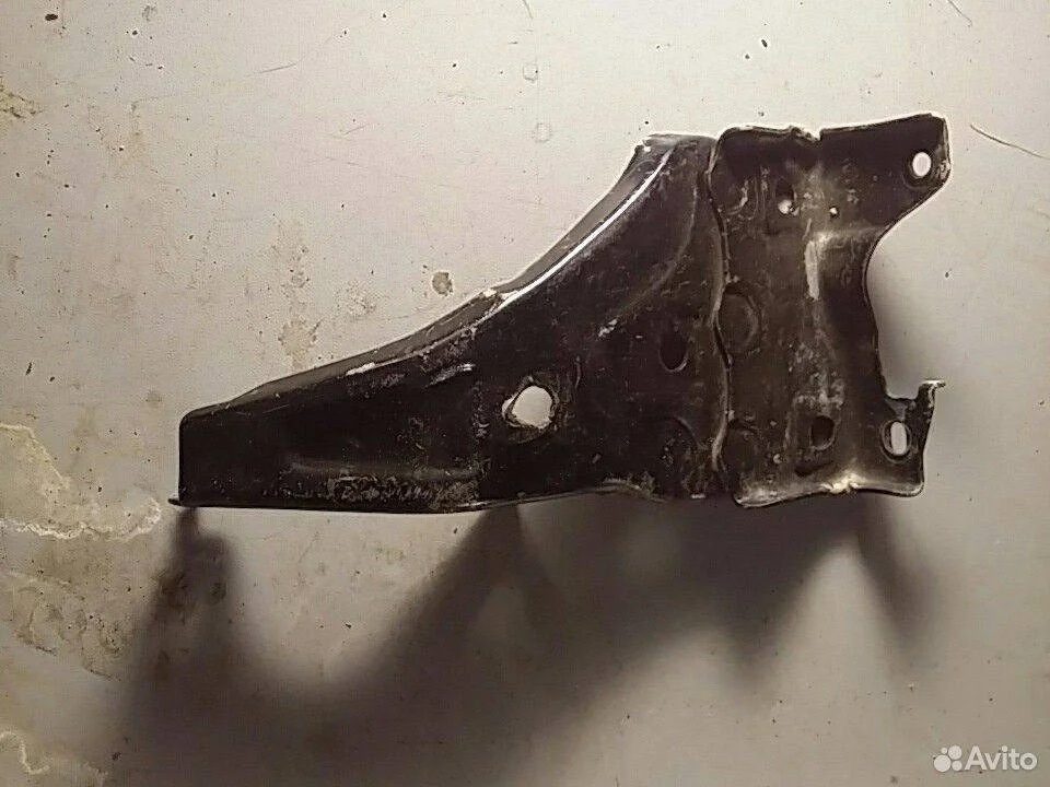 Кронштейн переднего бампера правый Toyota Land Cruiser Prado 150 (2009—2013) 3.0