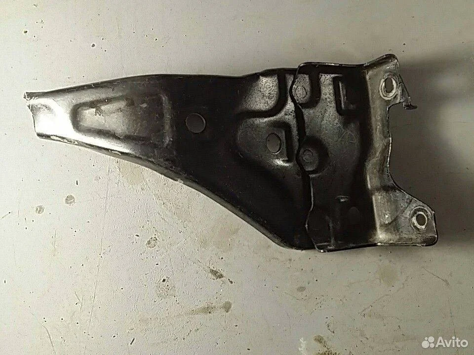 Кронштейн переднего бампера левый Toyota Land Cruiser Prado 150 (2009—2013) 3.0