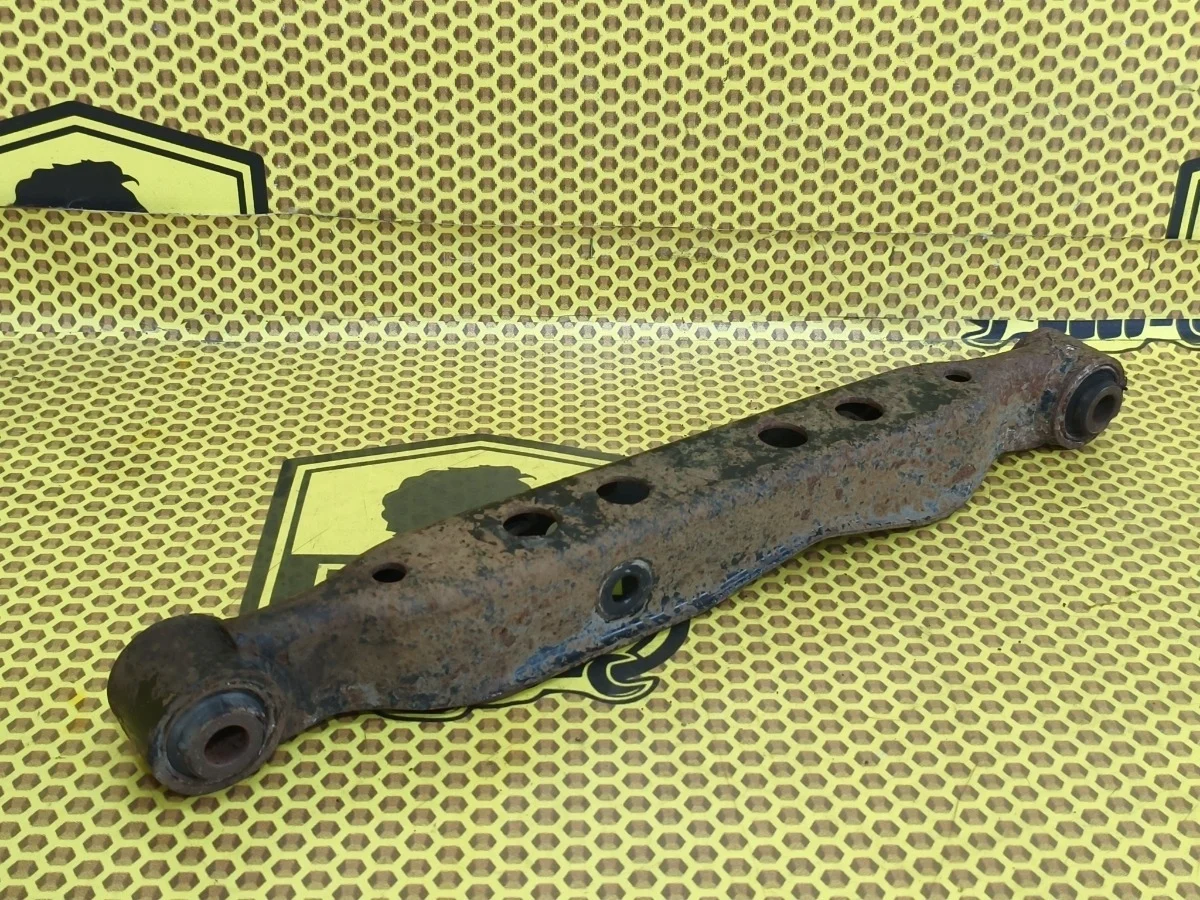 Рычаг поперечный нижний Nissan Juke 2011 551101KD0A F15 MR16DDT, левый