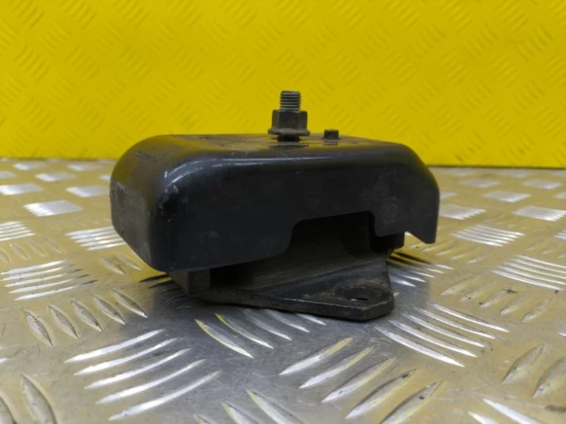 Подушка крепления двигателя Mitsubishi L200 (2006-2015) 2006 MR992670 ПИКАП 2.5 D 4D56