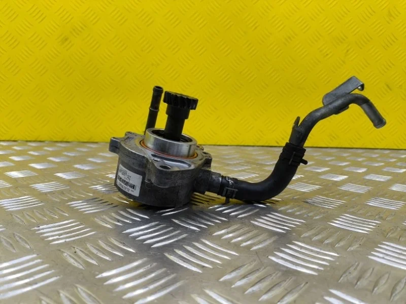 Насос вакуумный Mitsubishi L200 (2006-2015) 2006 2020A002 ПИКАП 2.5 D 4D56