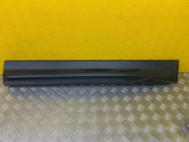 Молдинг двери передней правой Land Rover Range Rover Sport I 2005-2013 2010 LR024160 3.0 D SDV6