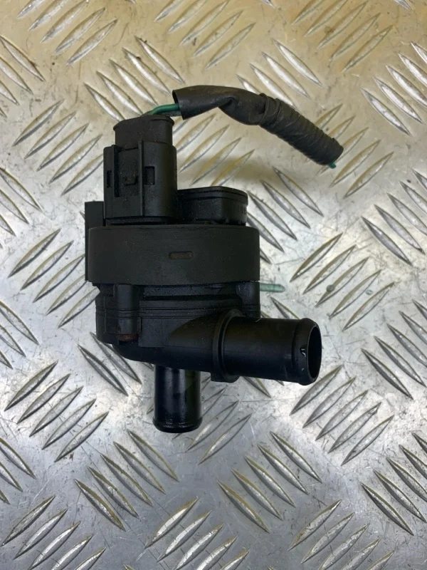 Насос антифриза дополнительный Infiniti Fx 30D ( 2002-2013) 2011 144B0JG70A 3.0 D V9X