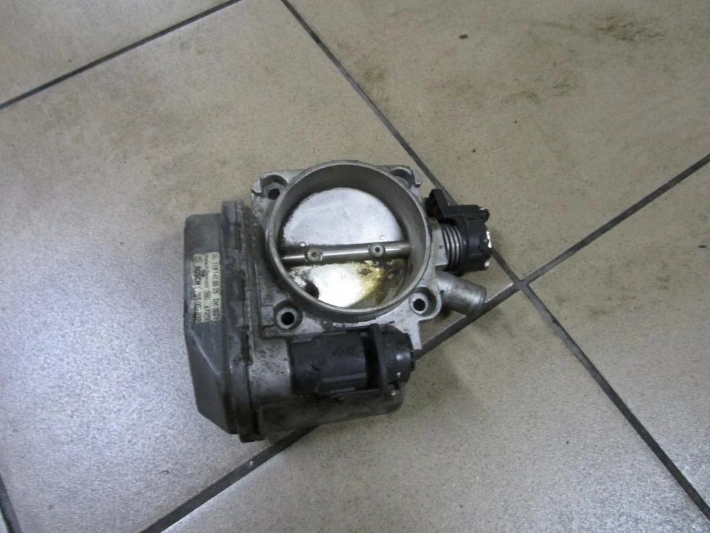 Дроссельная заслонка Mercedes-Benz