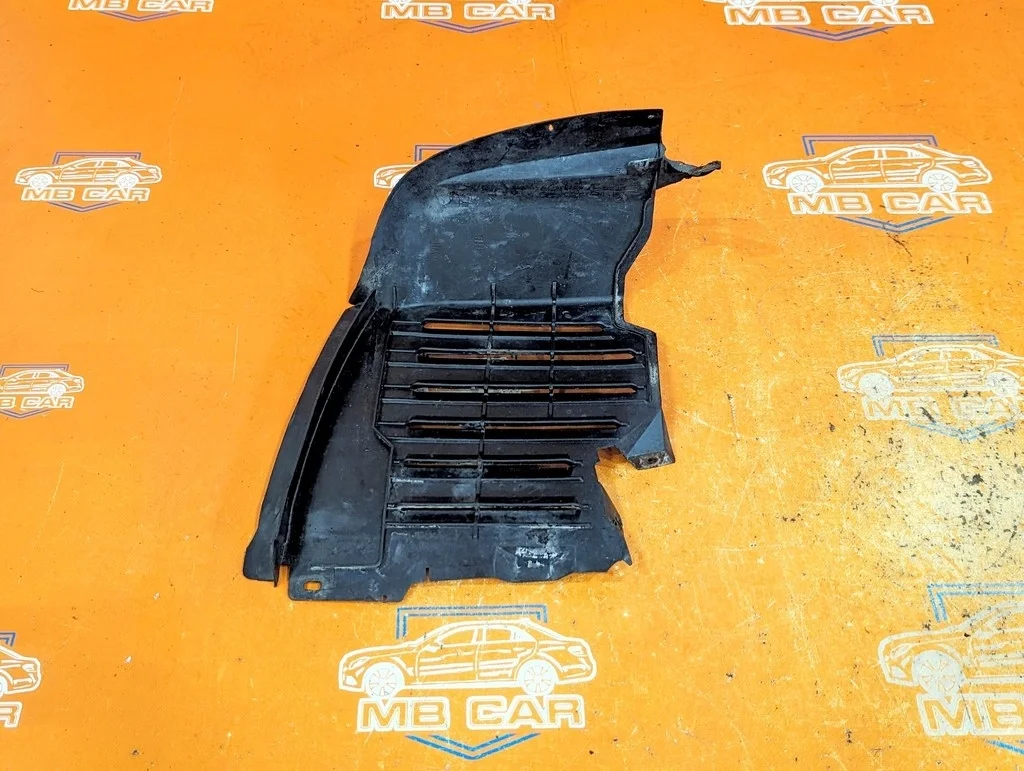 Подкрылок передний левый Mercedes-Benz