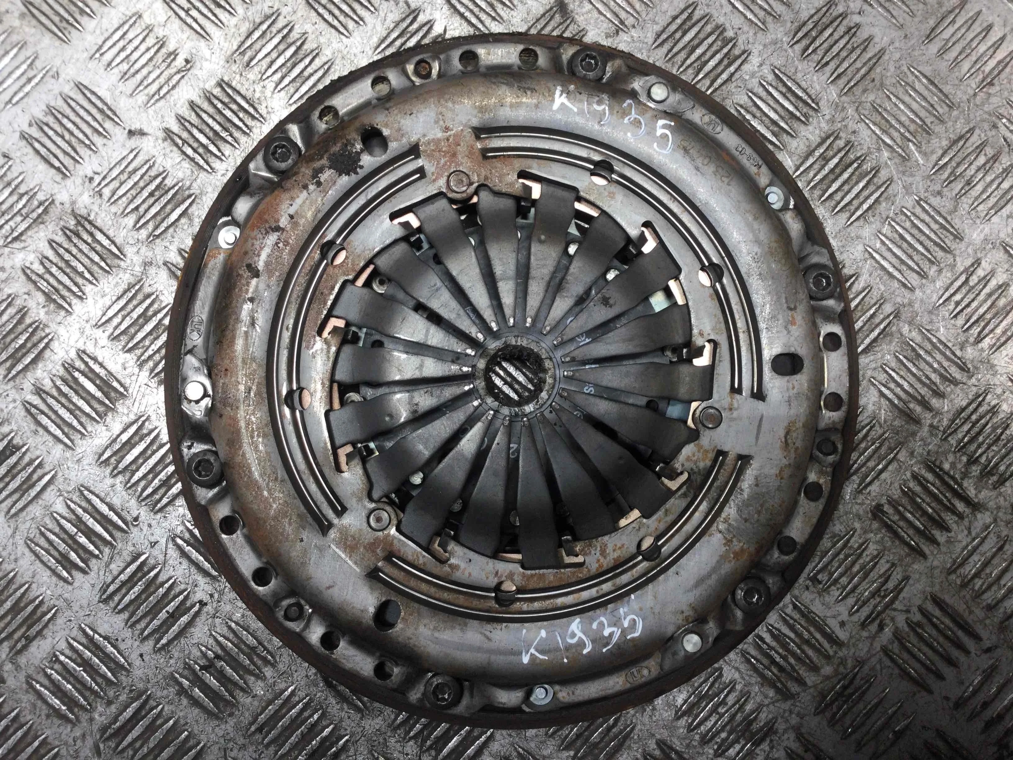 Маховик Peugeot 3008 1 поколение (2010-2013) дизель 1.6 HDi Механика Минивэн