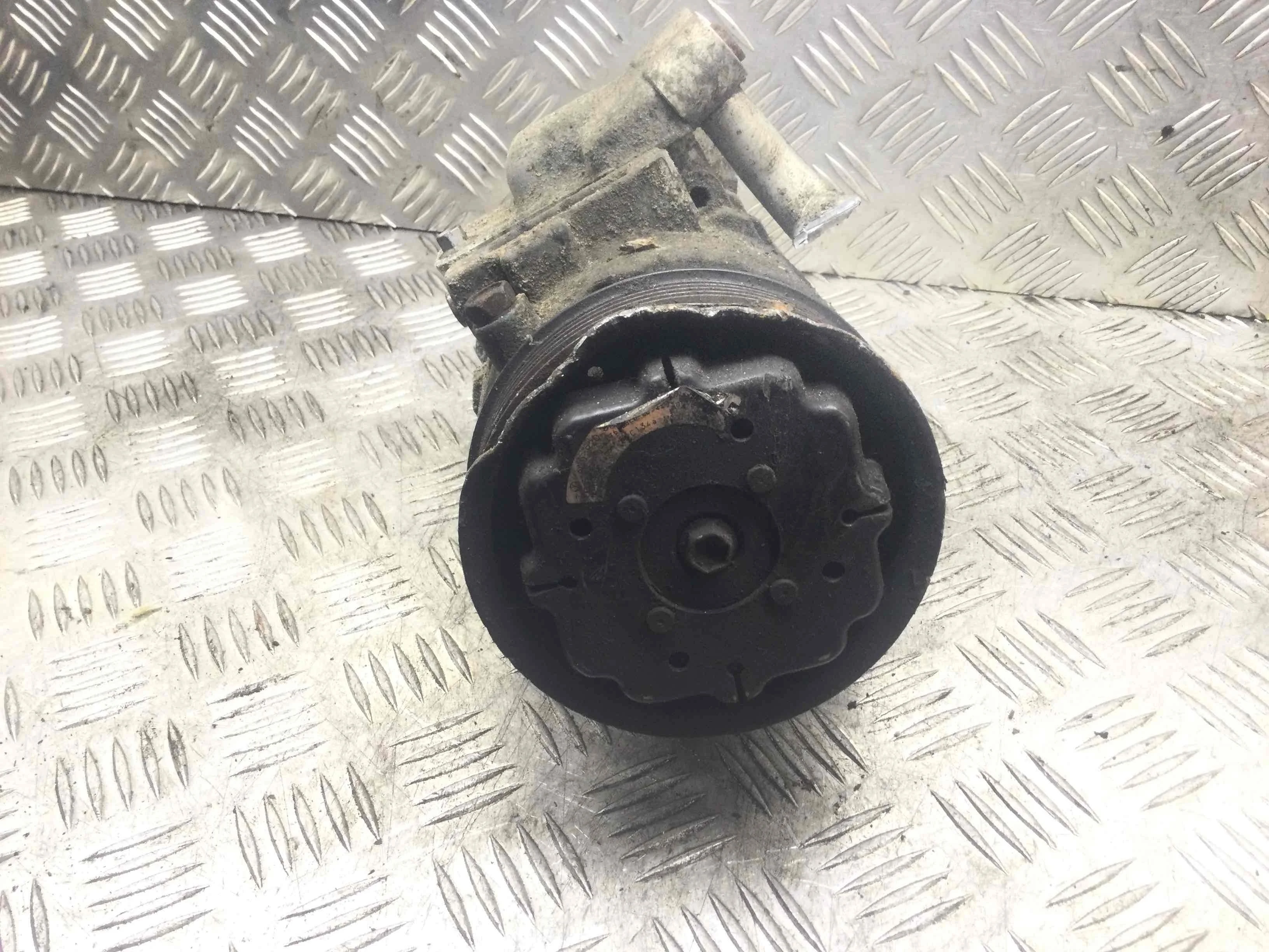 Компрессор кондиционера Volkswagen Golf 4 поколение (1997-2004) дизель 1.9 TDI Механика Х/б