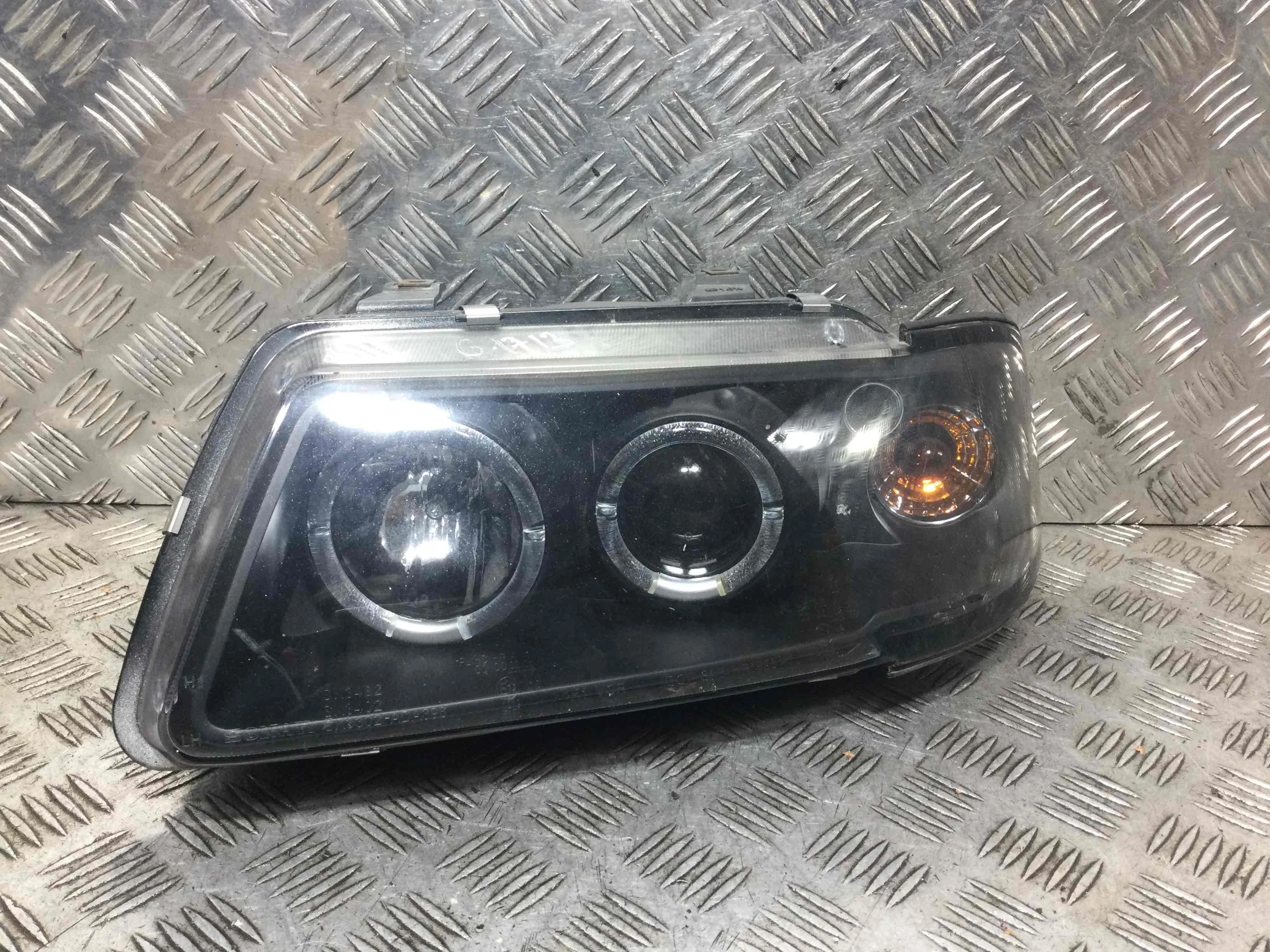 Фара левая Audi A3 8L [рестайлинг] (2000-2003) бензин 1.6 i Автомат Х/б