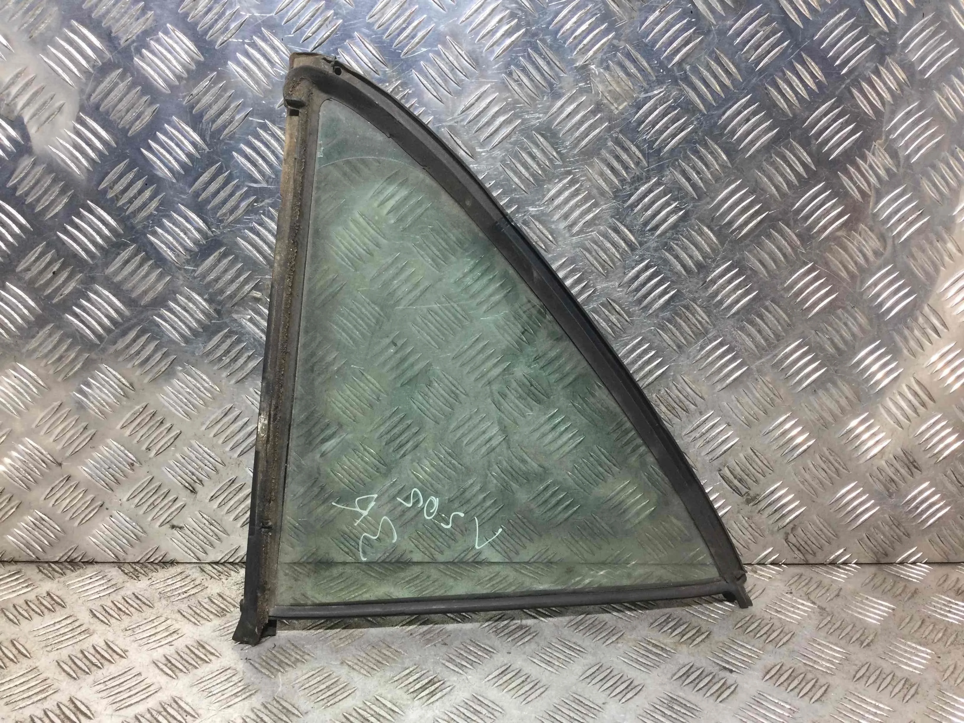 Форточка задняя правая Mercedes E-klasse E-klasse (W210) 1995 - 2003 бензин 2.3 i Механика Седан