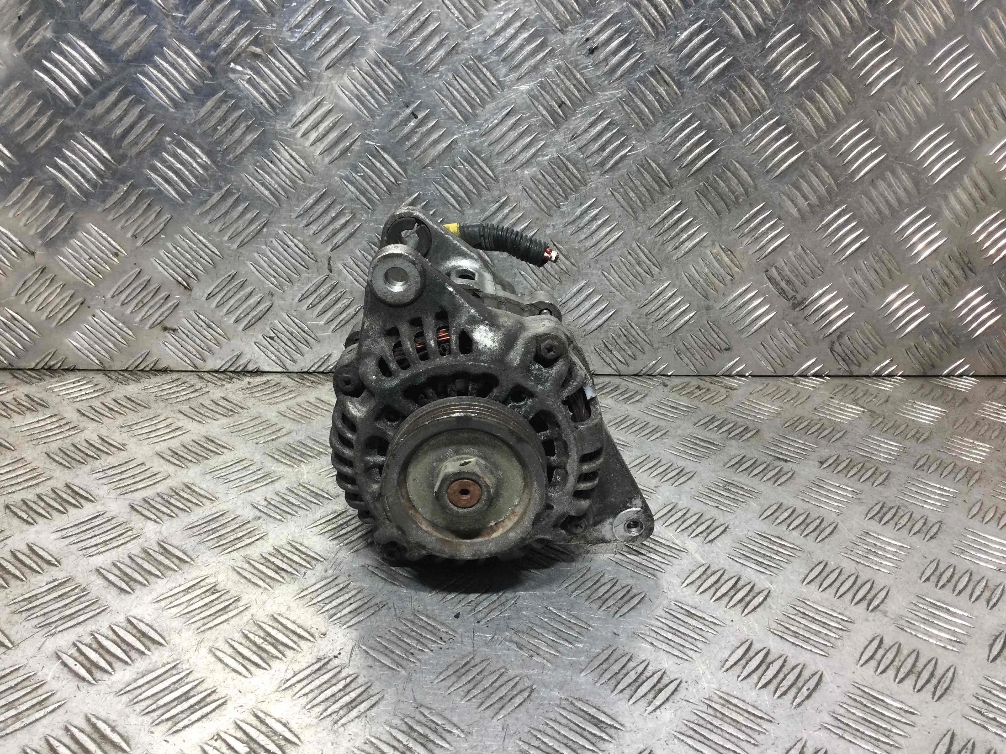 Генератор Mitsubishi Galant Galant VII (E5,E7,E8) 1992 - 1998 бензин 1.8 i Механика Х/б