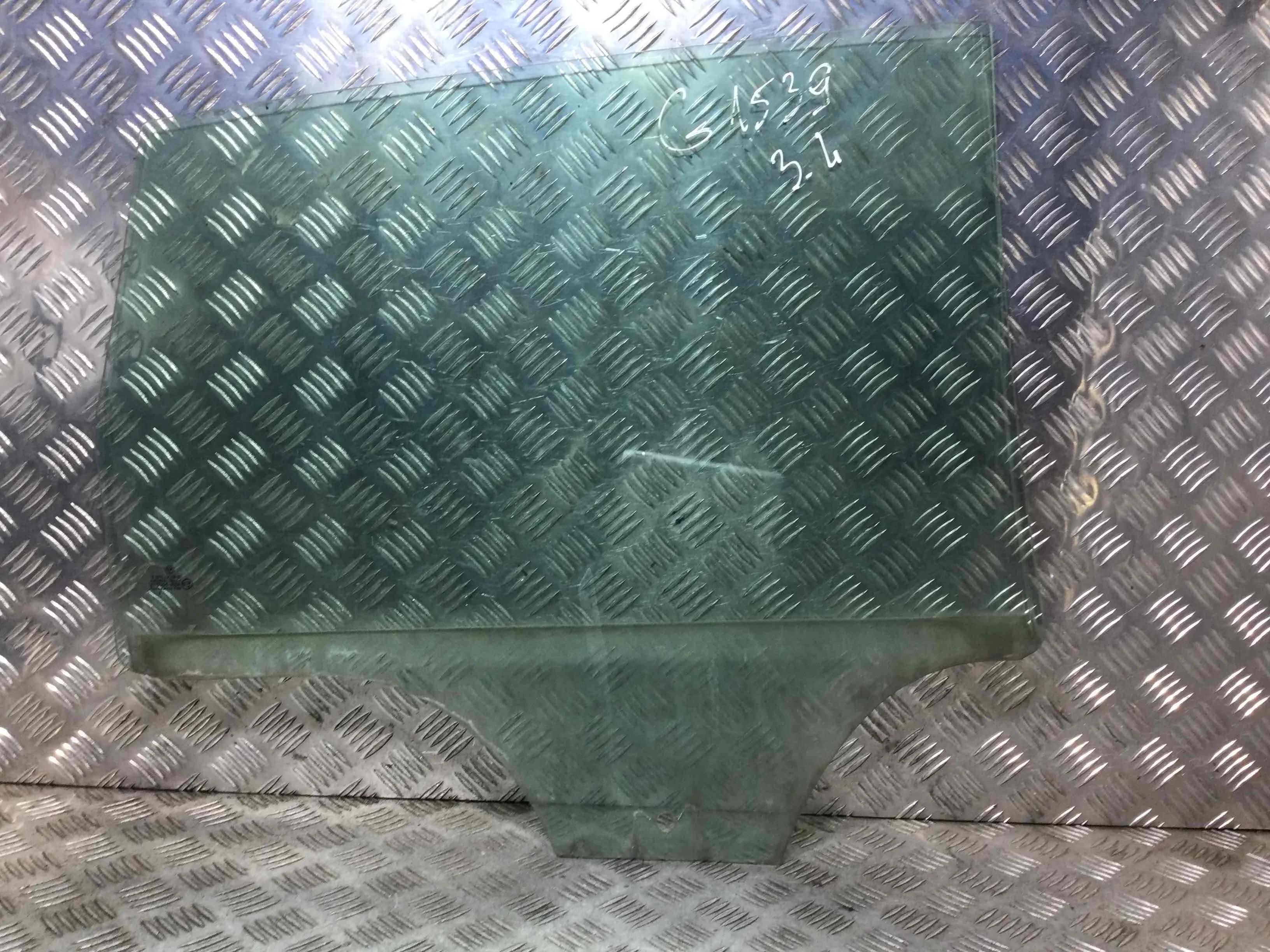 Стекло двери задней левой Volkswagen Polo 4 поколение (2001-2005) бензин 1.2 i Механика Х/б