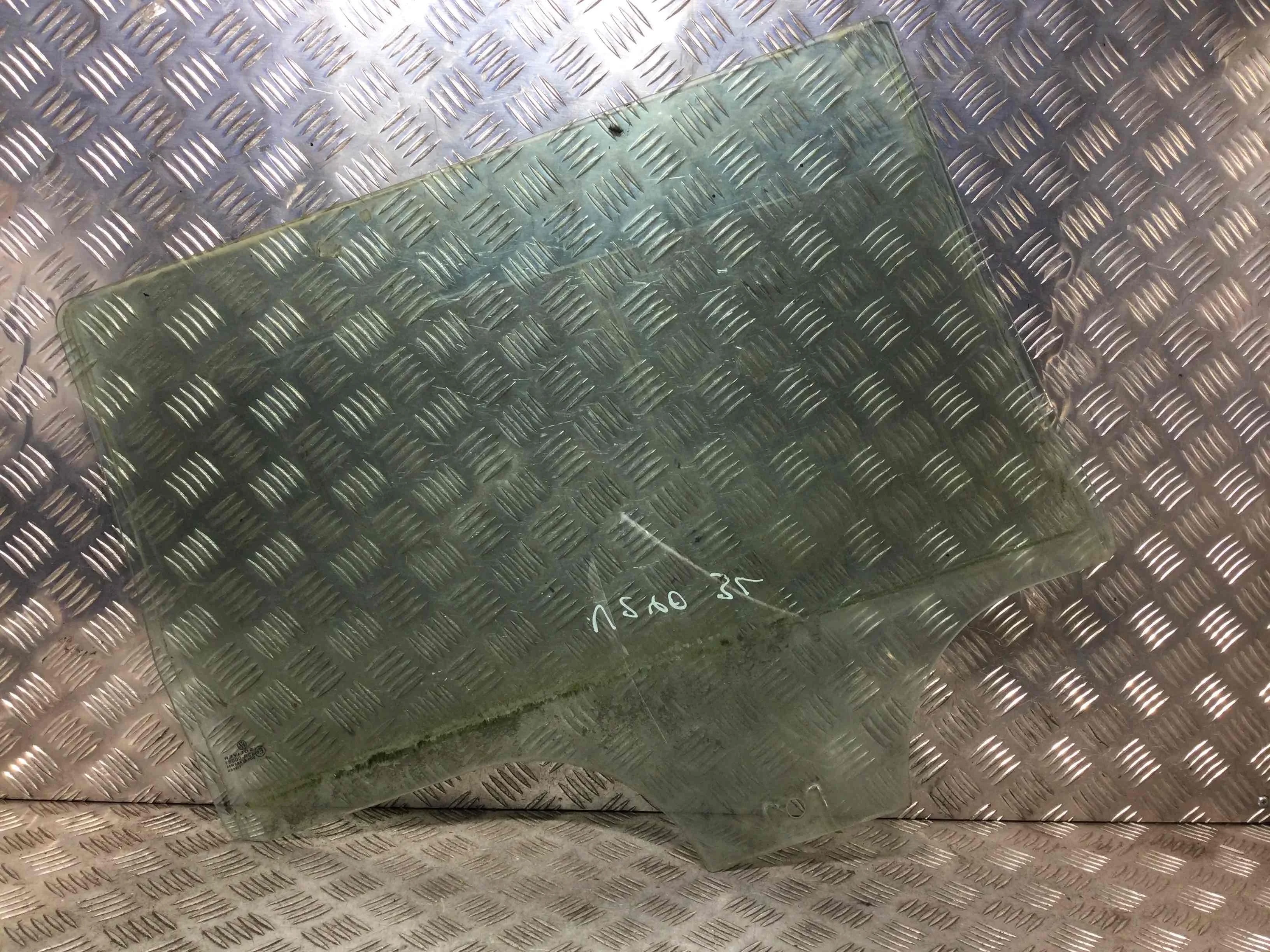 Стекло двери задней левой Volkswagen Passat B5 (1996-2000) бензин 1.8 i Механика Универсал