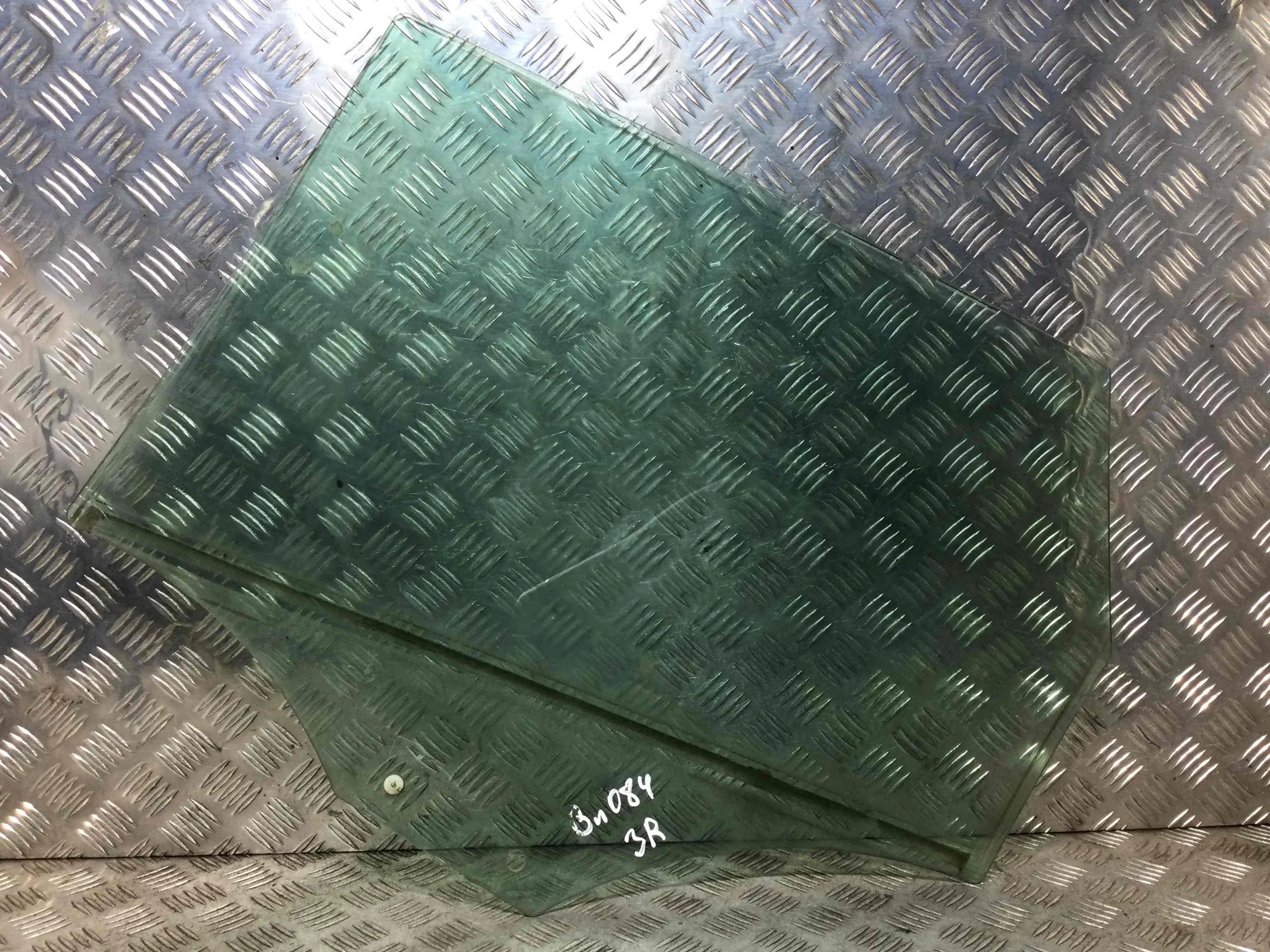 Стекло двери задней правой Audi A4 B8/8K (2007-2011) дизель 2.0 TDI Механика Универсал