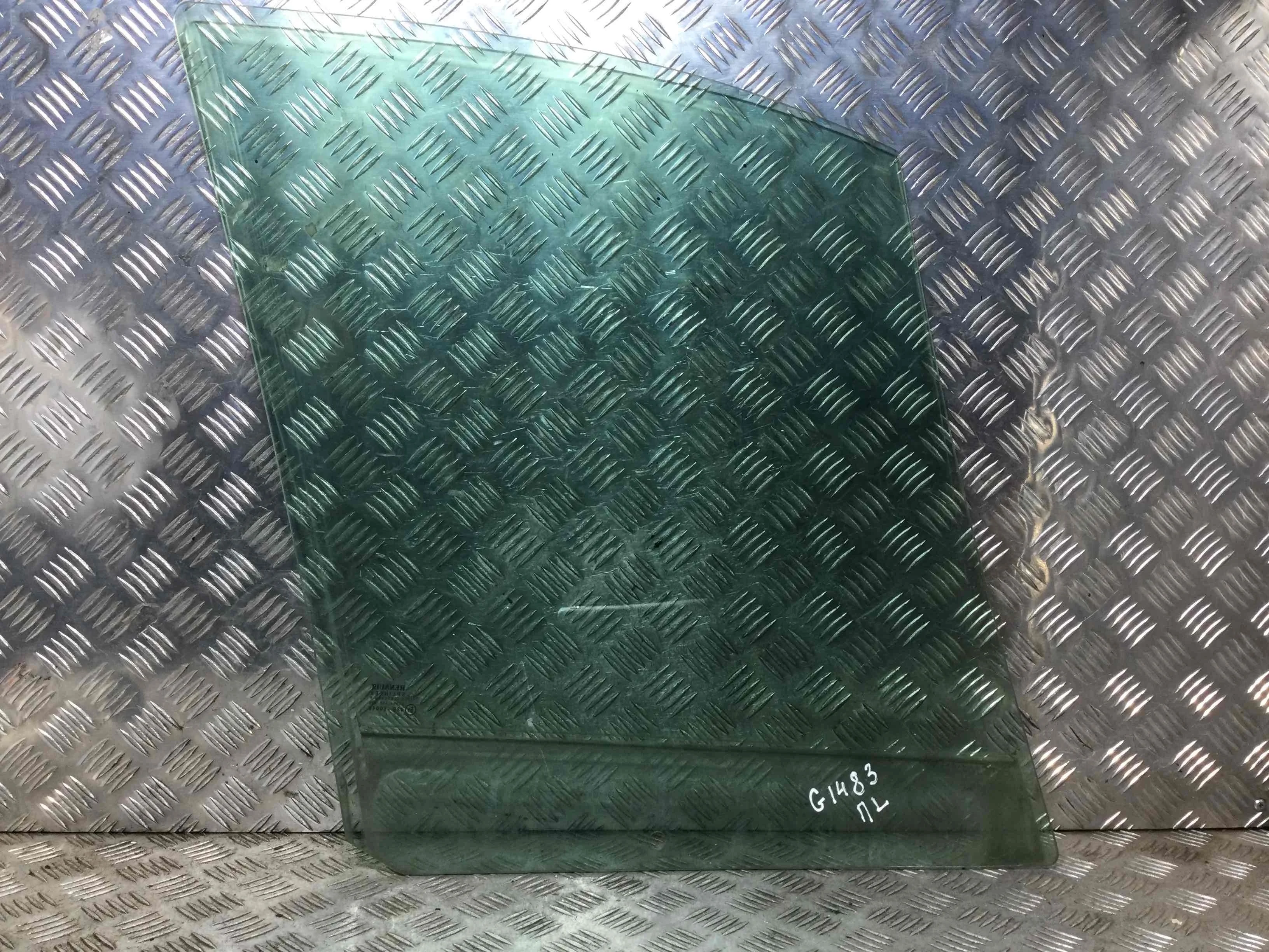 Стекло двери передней левой Renault Scenic 1 поколение [рестайлинг] (1999-2003) бензин 2.0 i Автомат Минивэн