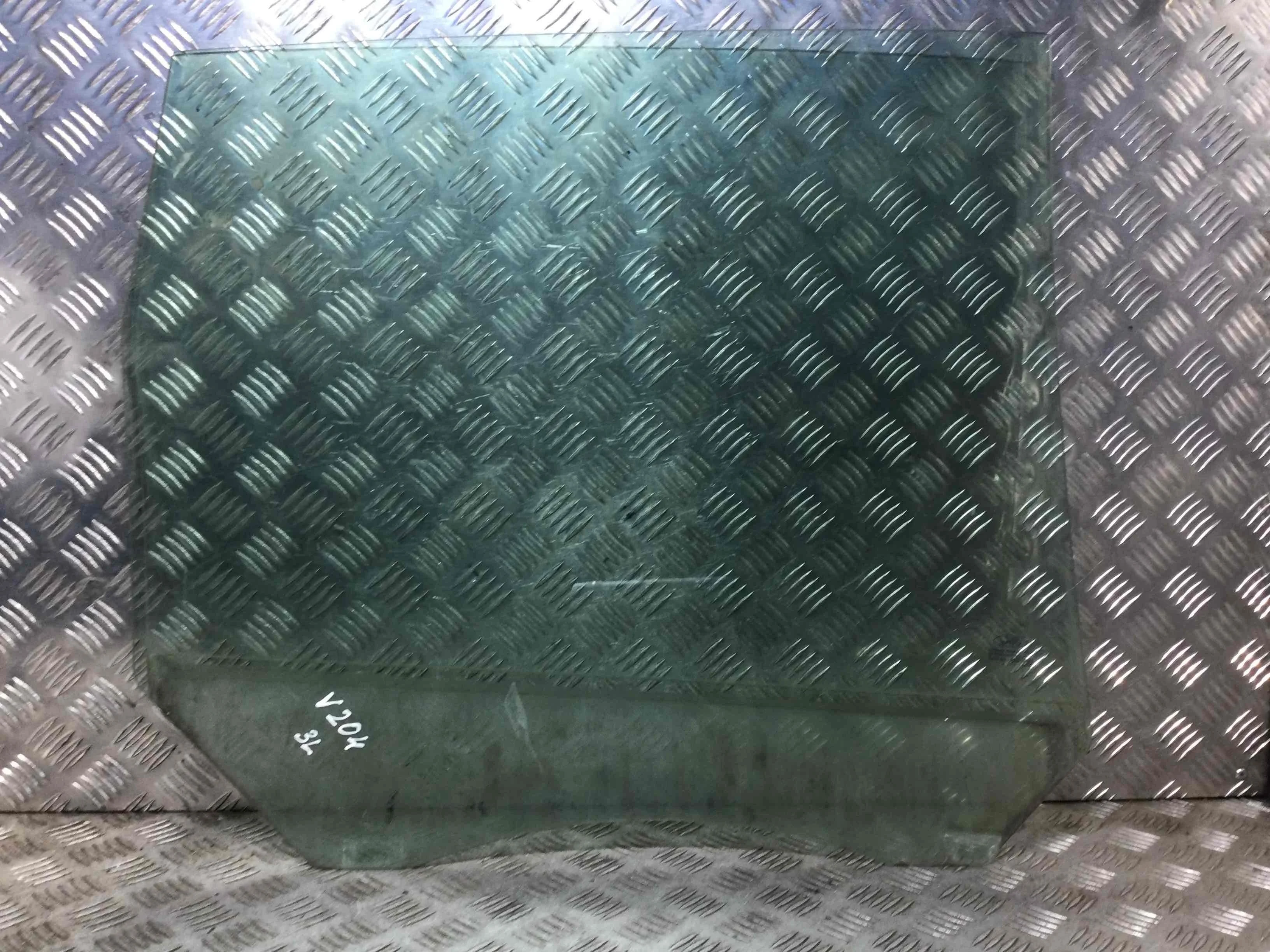 Стекло двери задней левой Ford C-MAX 1 поколение (2003-2007) дизель 2.0 TDCi Механика Минивэн