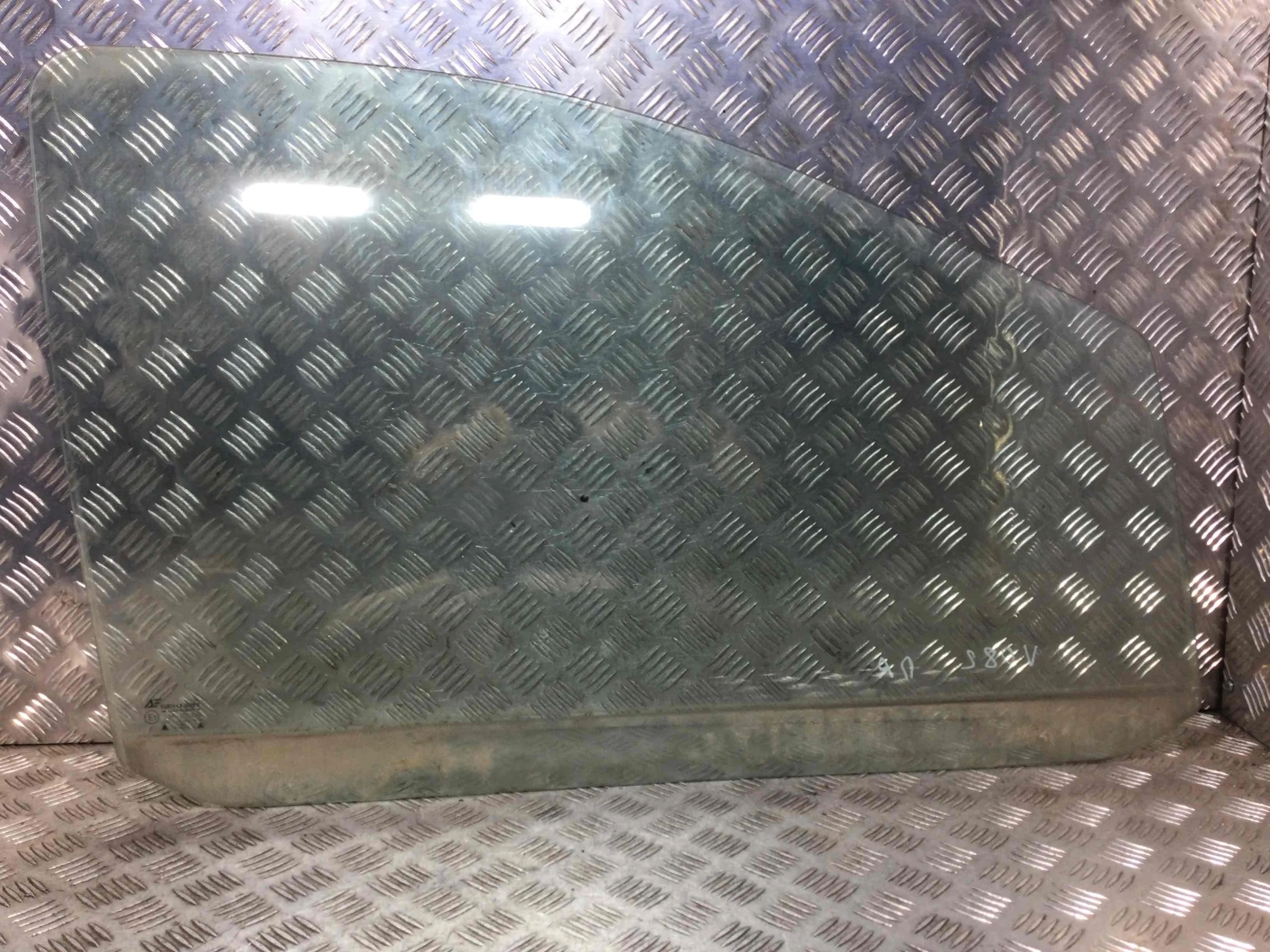 Стекло двери передней правой Volkswagen Sharan 1 поколение [рестайлинг] (2000-2003) дизель 1.9 TD Механика Минивэн