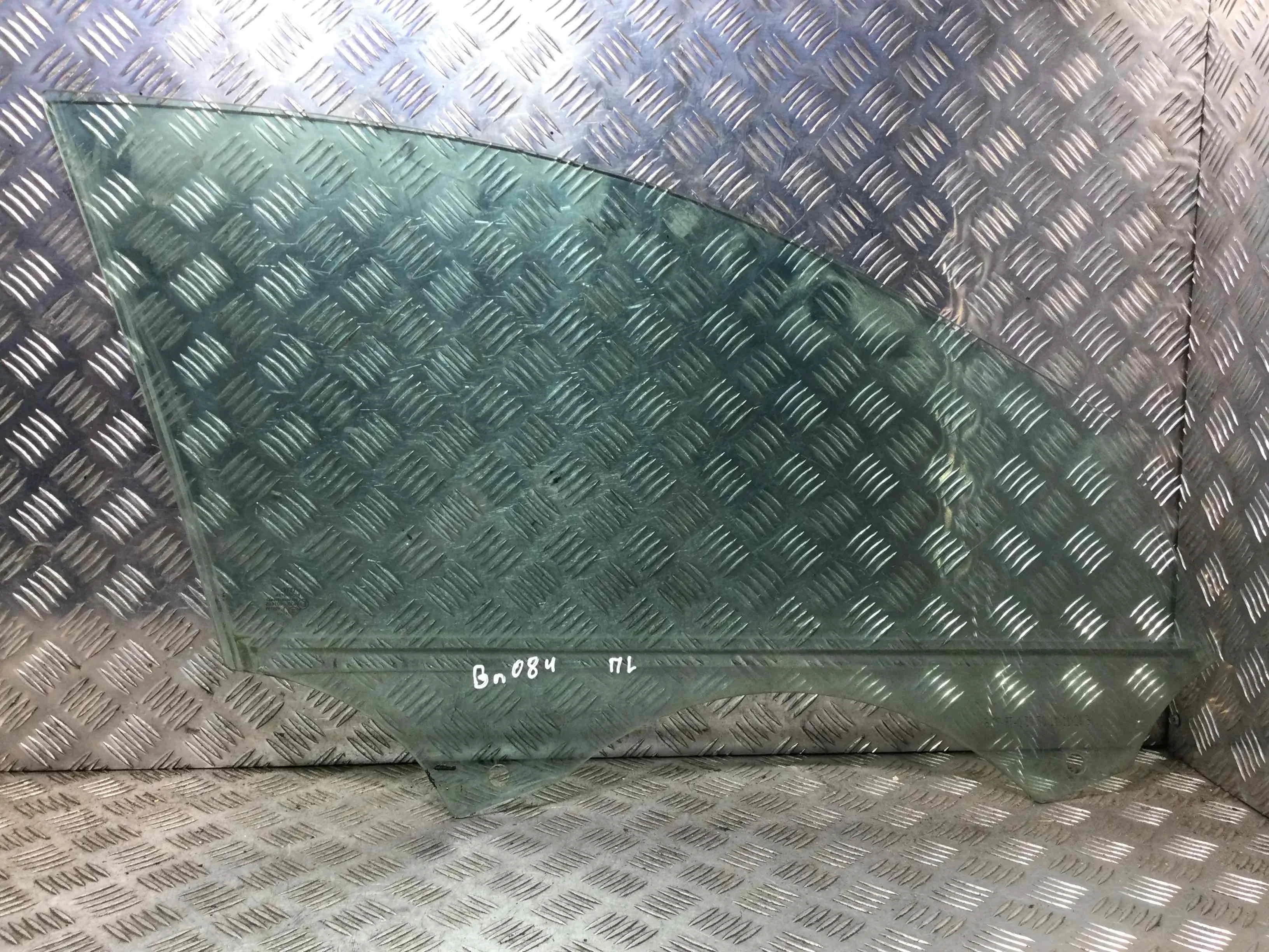 Стекло двери передней левой Audi A4 B8/8K (2007-2011) дизель 2.0 TDI Механика Универсал