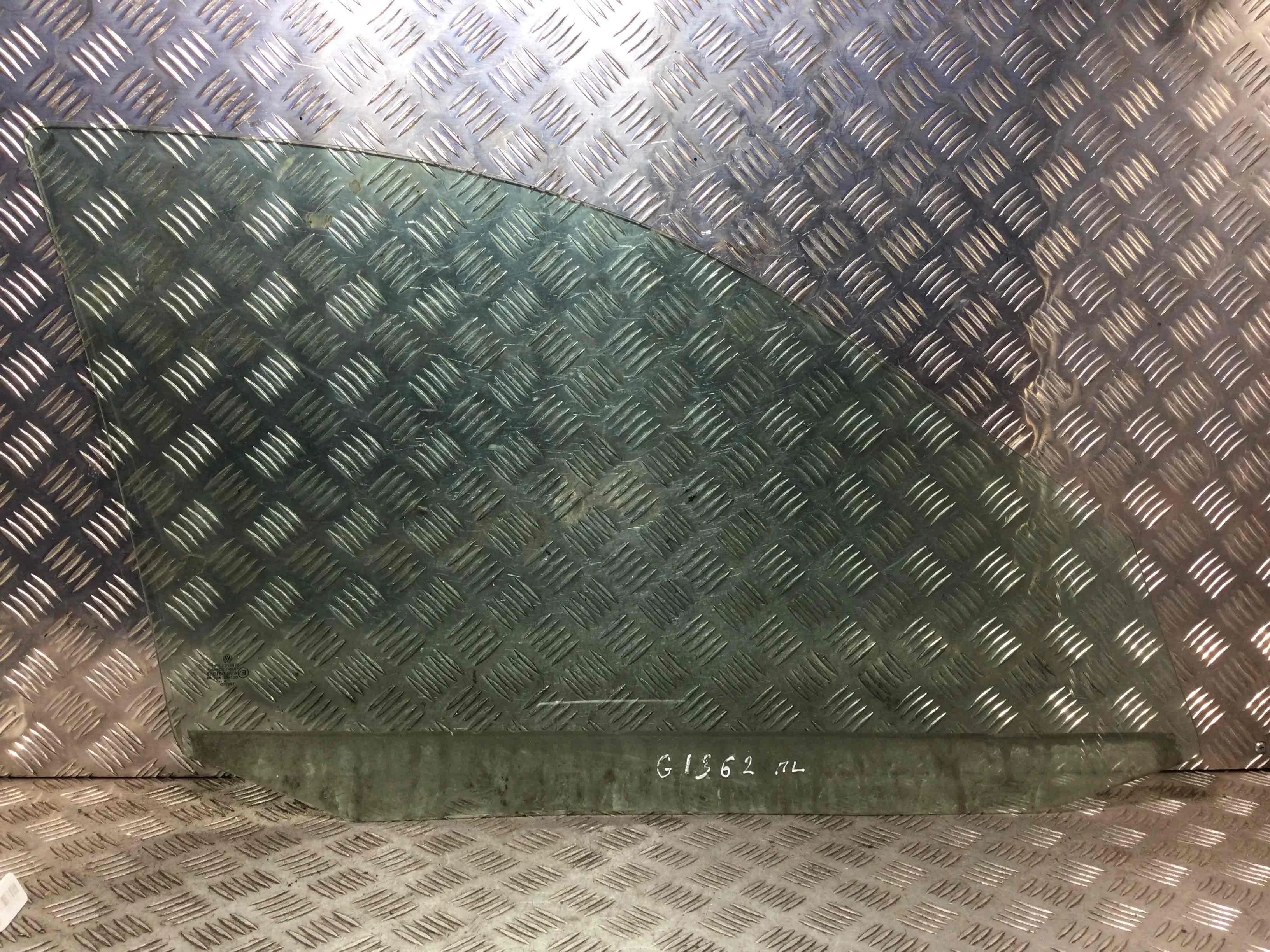 Стекло двери передней левой Volkswagen Bora Bora (1J) 1998 - 2005 бензин 1.6 i Механика Седан