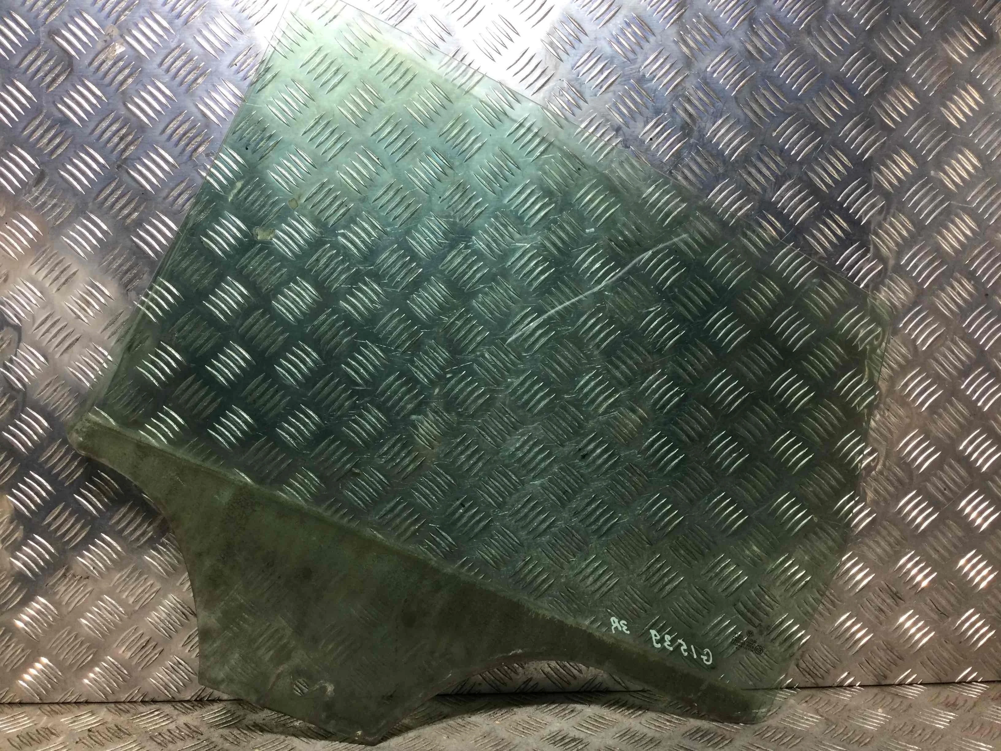 Стекло двери задней правой Volkswagen Polo 4 поколение (2001-2005) бензин 1.2 i Механика Х/б